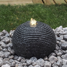 Stufenkugel mit Bohrung 25 cm., Granit dunkelgrau